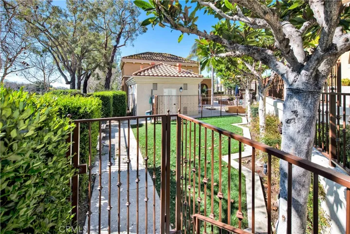 21 Via Pamplona, Rancho Santa Margarita, California 92688