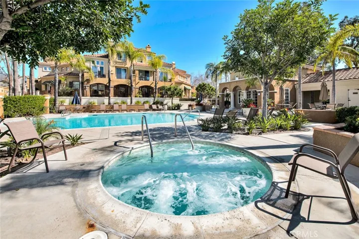 Resort Style Community Pool & Spa