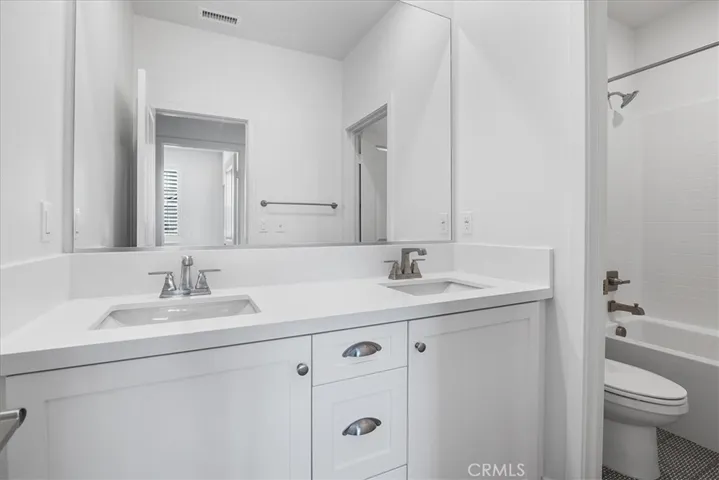 Bathroom 2.