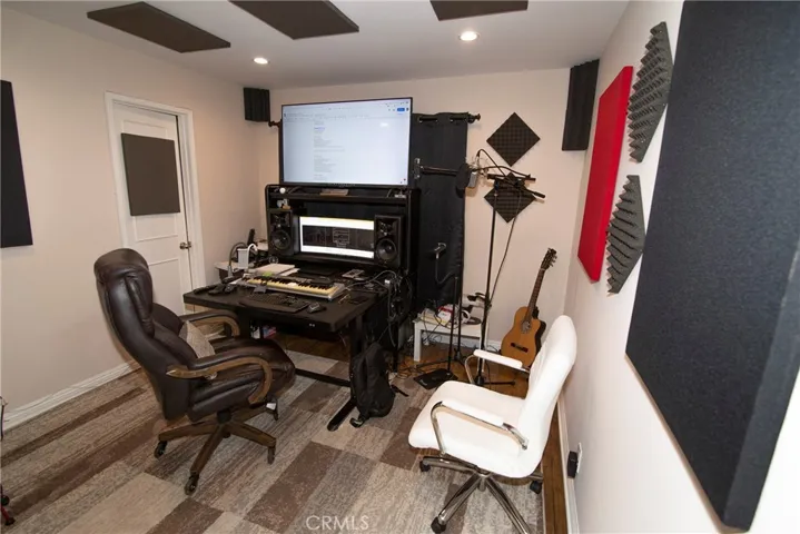 21535 Erwin Street 128, Woodland Hills, California 91367