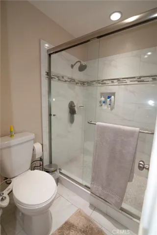 21535 Erwin Street 128, Woodland Hills, California 91367