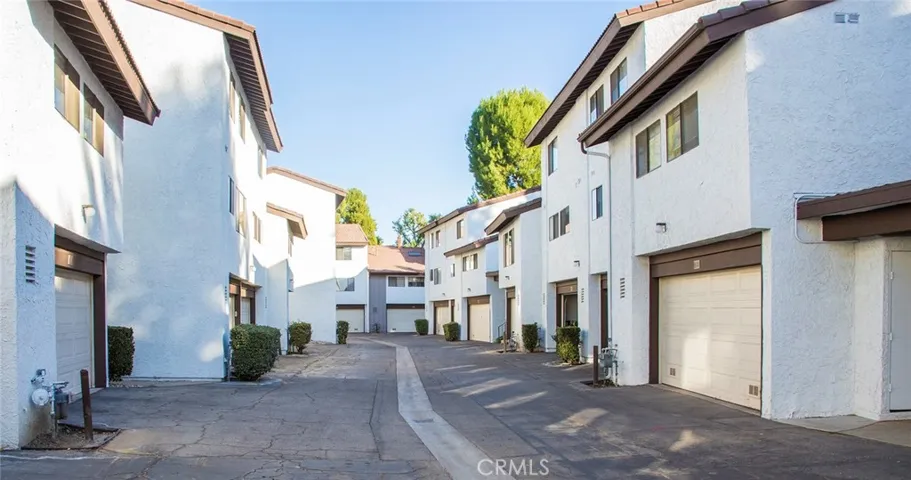 21535 Erwin Street 128, Woodland Hills, California 91367