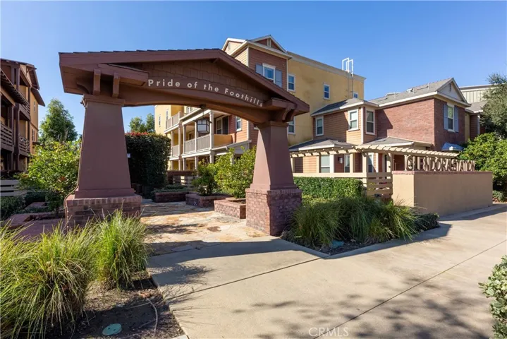 Small complex with low HOA dues