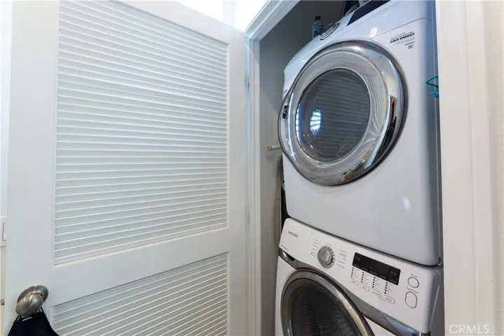Stackable washer/dryer hookups