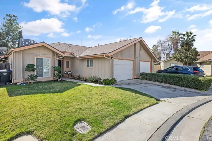 635 Vine Court, Lemoore, California 93245