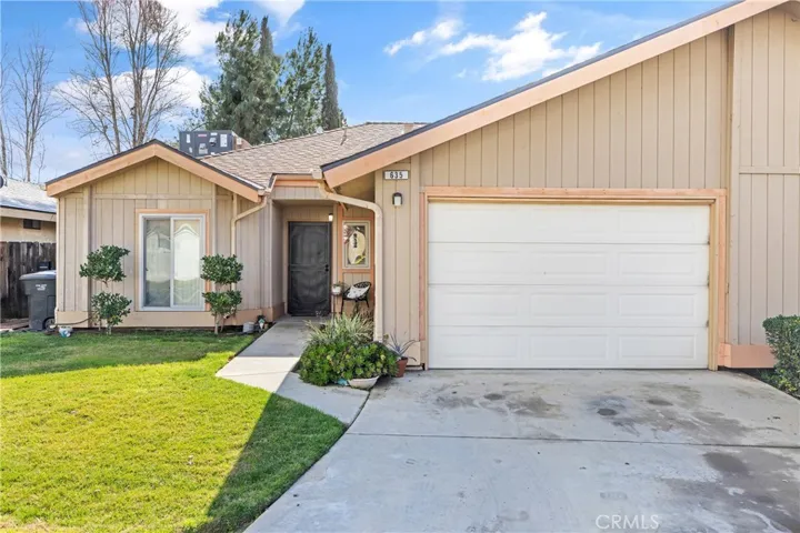 635 Vine Court, Lemoore, California 93245