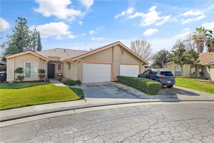 635 Vine Court, Lemoore, California 93245
