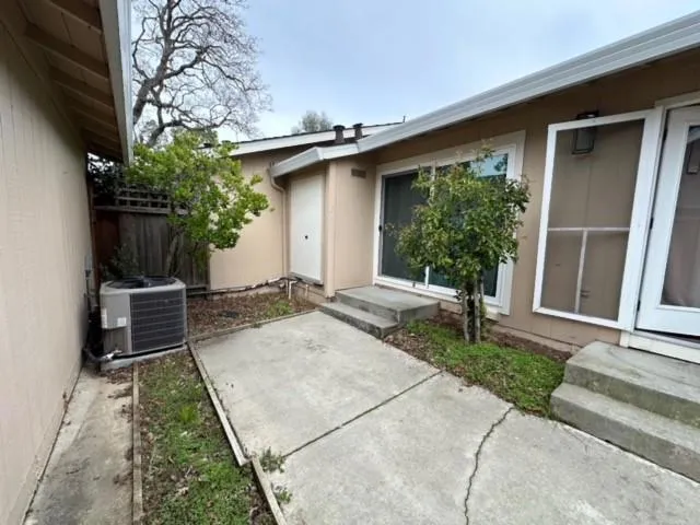 10156 English Oak Way, Cupertino, California 95014