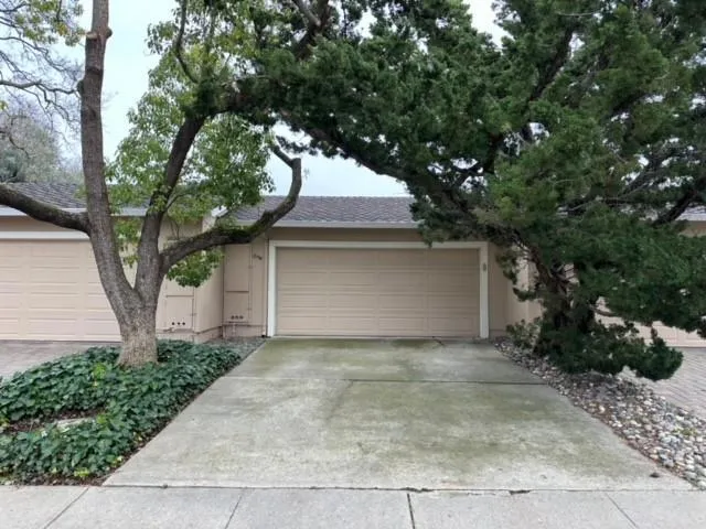 10156 English Oak Way, Cupertino, California 95014