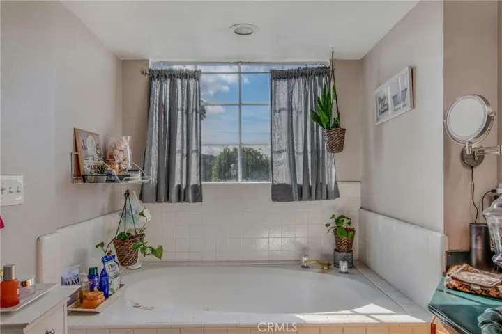 749 Sycamore Avenue, Glendora, California 91741