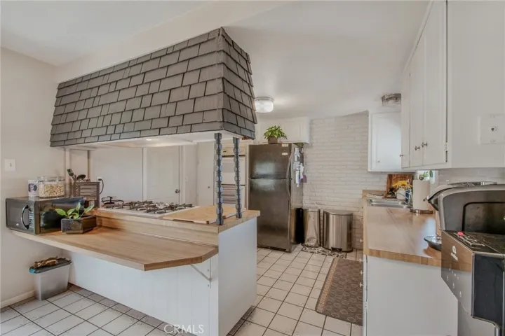 749 Sycamore Avenue, Glendora, California 91741