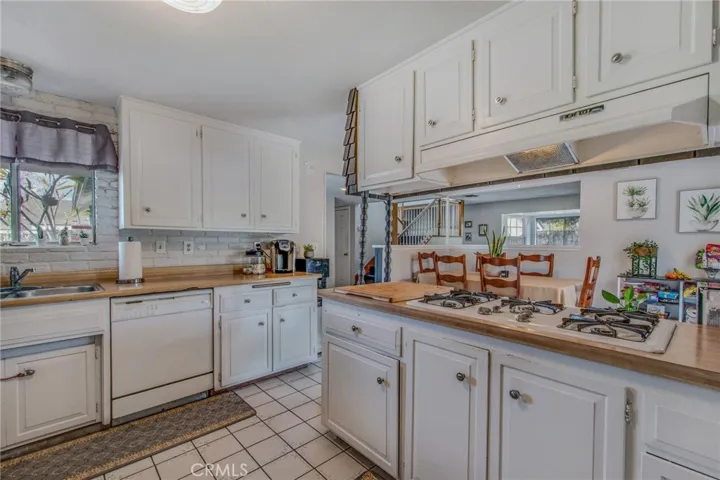749 Sycamore Avenue, Glendora, California 91741