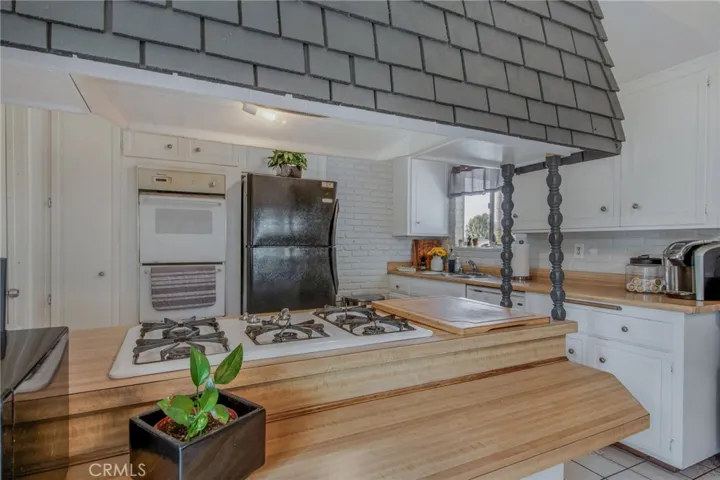 749 Sycamore Avenue, Glendora, California 91741