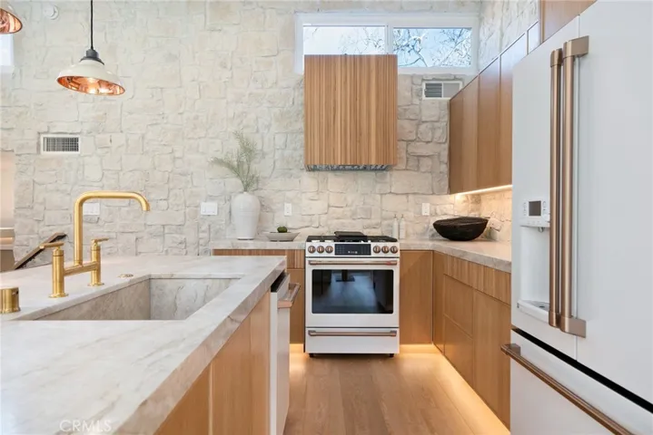 2233 Vista Huerta, Newport Beach, California 92660