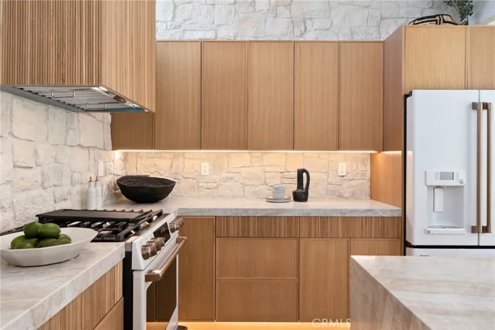 2233 Vista Huerta, Newport Beach, California 92660