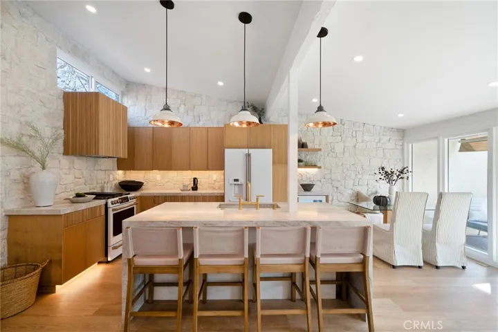 2233 Vista Huerta, Newport Beach, California 92660