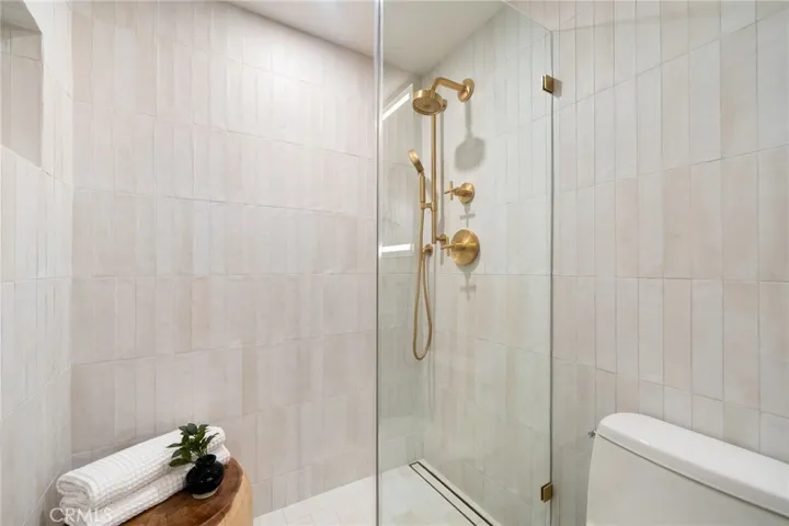 2233 Vista Huerta, Newport Beach, California 92660