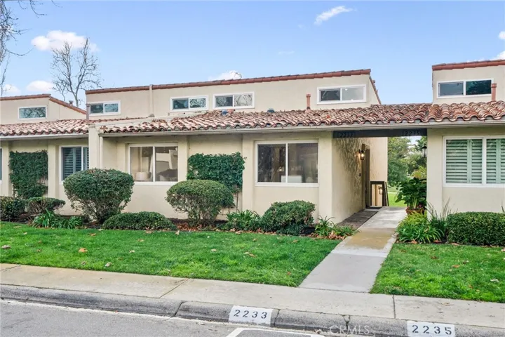 2233 Vista Huerta, Newport Beach, California 92660