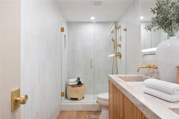 2233 Vista Huerta, Newport Beach, California 92660