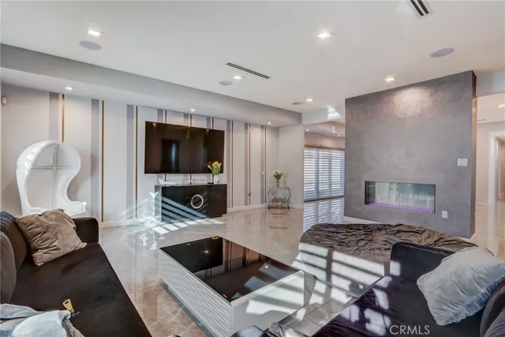 12429 Burton Street, North Hollywood, California 91605