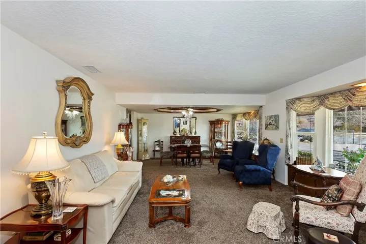 19384 Carlisle Road, Apple Valley, California 92307