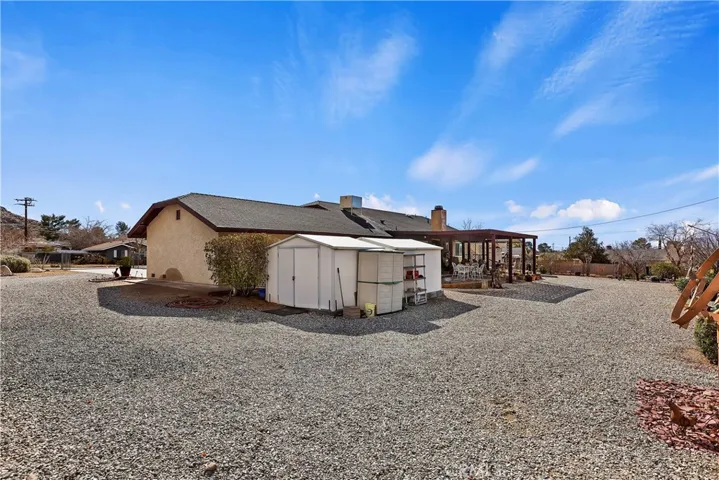 19384 Carlisle Road, Apple Valley, California 92307
