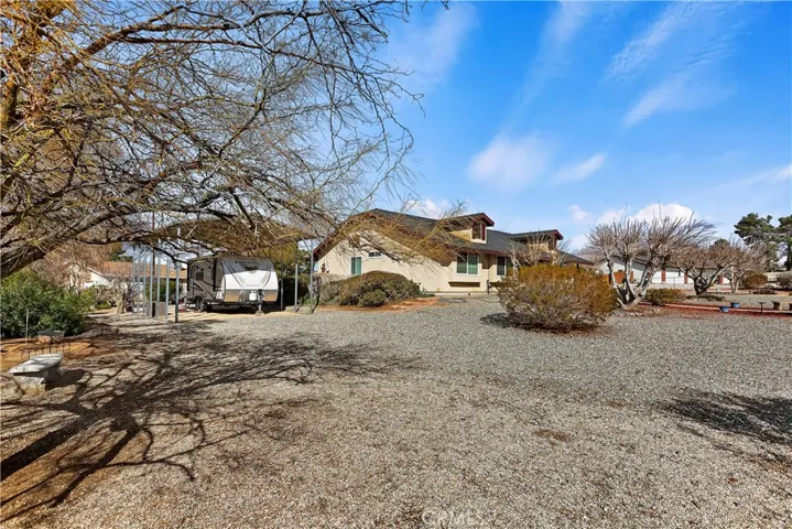 19384 Carlisle Road, Apple Valley, California 92307