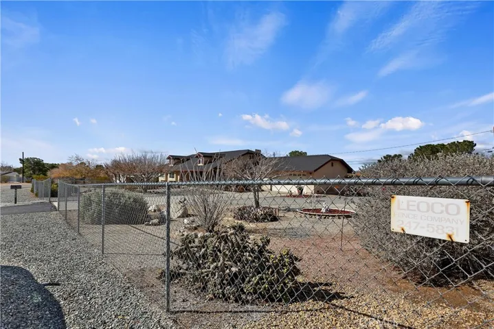 19384 Carlisle Road, Apple Valley, California 92307