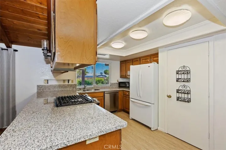 19384 Carlisle Road, Apple Valley, California 92307