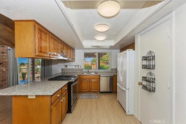 19384 Carlisle Road, Apple Valley, California 92307