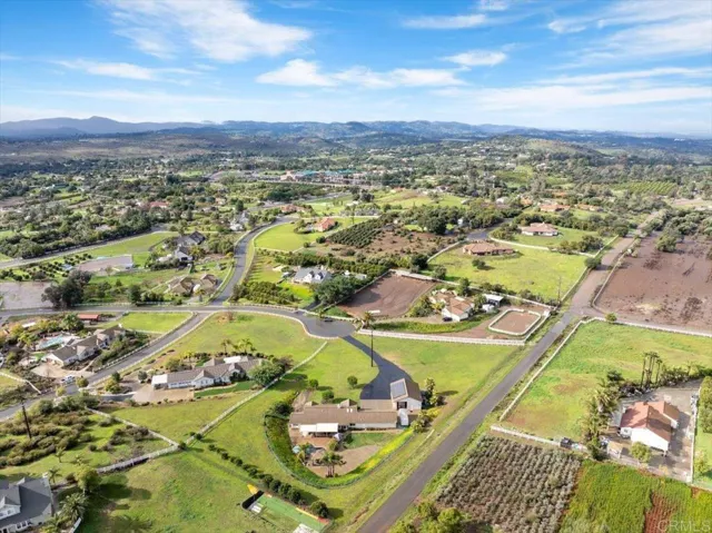 30302 Crescent Moon Dr, Valley Center, California 92082