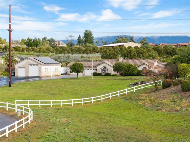 30302 Crescent Moon Dr, Valley Center, California 92082