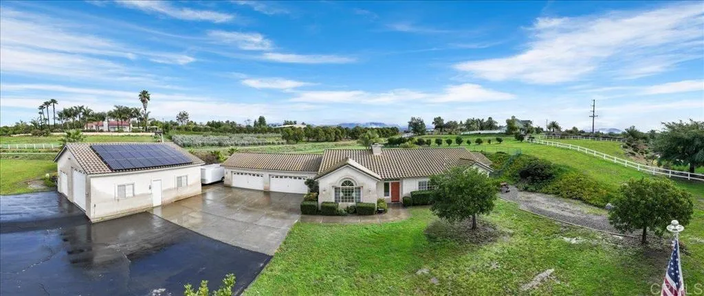 30302 Crescent Moon Dr, Valley Center, California 92082
