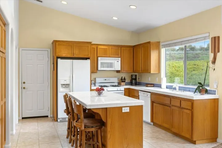 30302 Crescent Moon Dr, Valley Center, California 92082