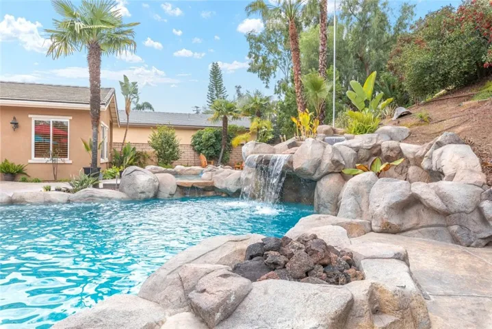 1708 Via Fresco Circle, Corona, California 92881