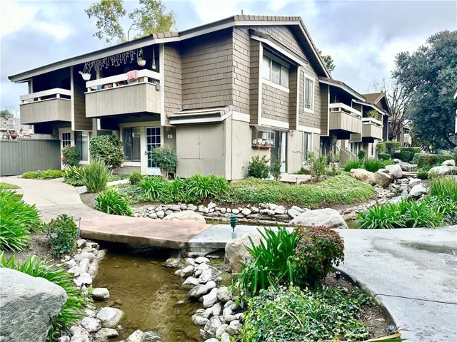 289 Streamwood, Irvine, California 92620