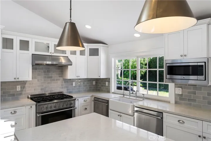 18841 Via Messina, Irvine, California 92603