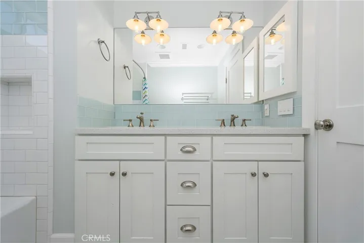 18841 Via Messina, Irvine, California 92603