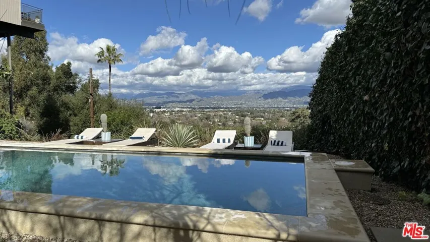 Pool+Spa+San Gabriel Mtns View