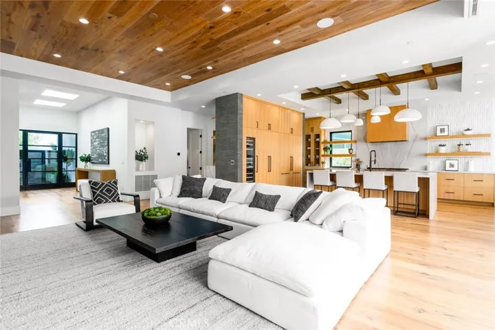 2325 East 16th Street, Newport Beach, California 92663