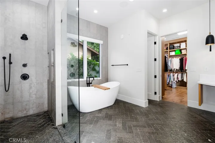 2325 East 16th Street, Newport Beach, California 92663