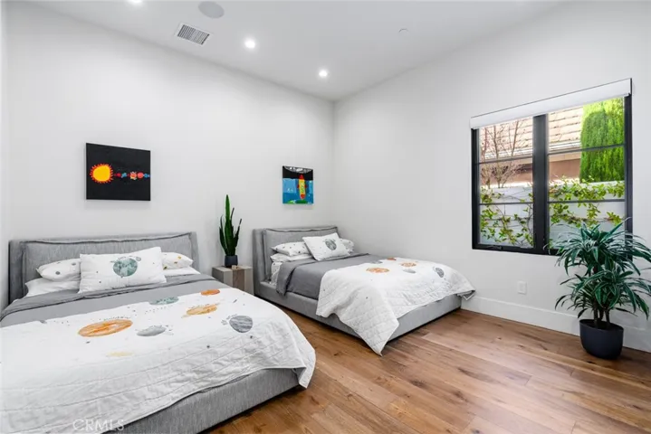 2325 East 16th Street, Newport Beach, California 92663
