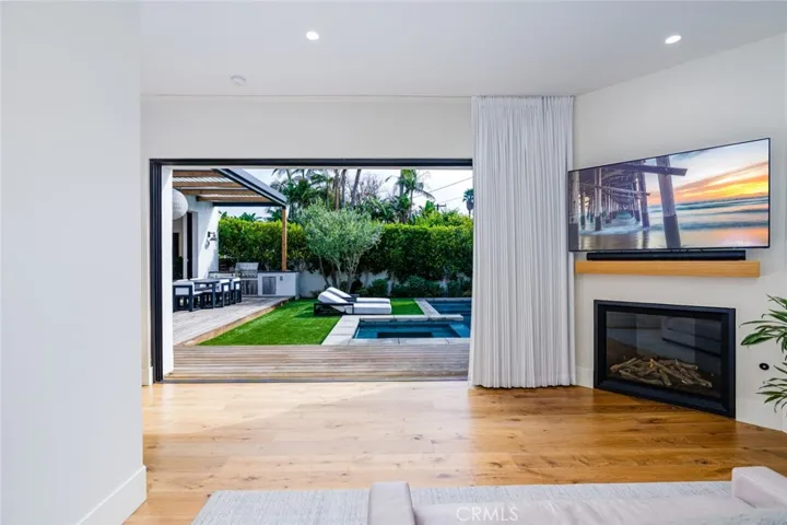 2325 East 16th Street, Newport Beach, California 92663