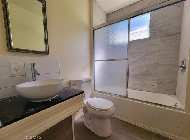 back unit bathroom