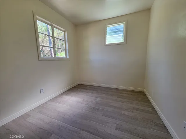 back unit the other bedroom