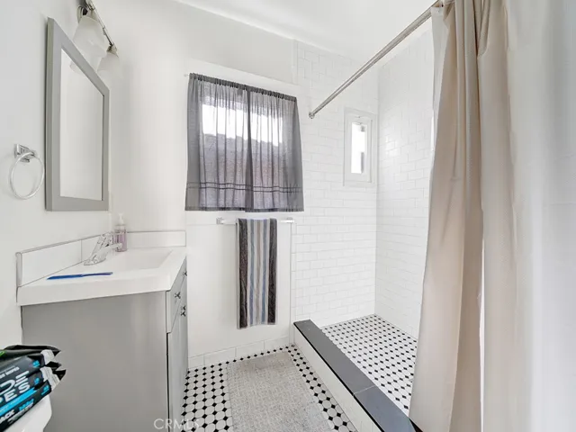 531 W 5th Street, Long Beach, California 90802