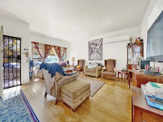 531 W 5th Street, Long Beach, California 90802