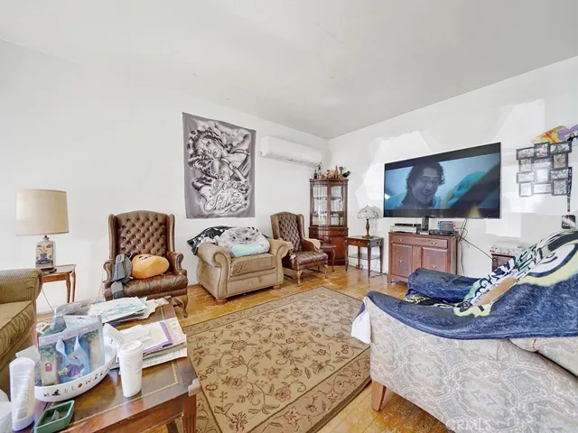 531 W 5th Street, Long Beach, California 90802