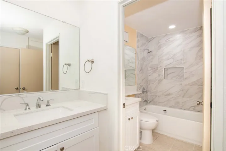 24409 Valle Del Oro 102, Newhall, California 91321