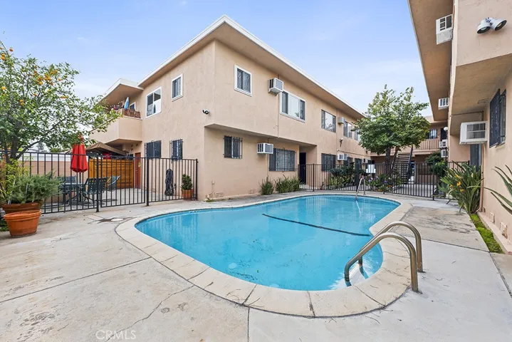 6850 Morella Avenue 7, North Hollywood, California 91605